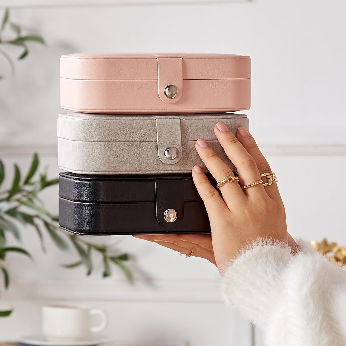 Chic PU Leather Travel Jewelry Box - 2 Layer Portable Organizer for Rings, Earrings, Necklaces & Bracelets