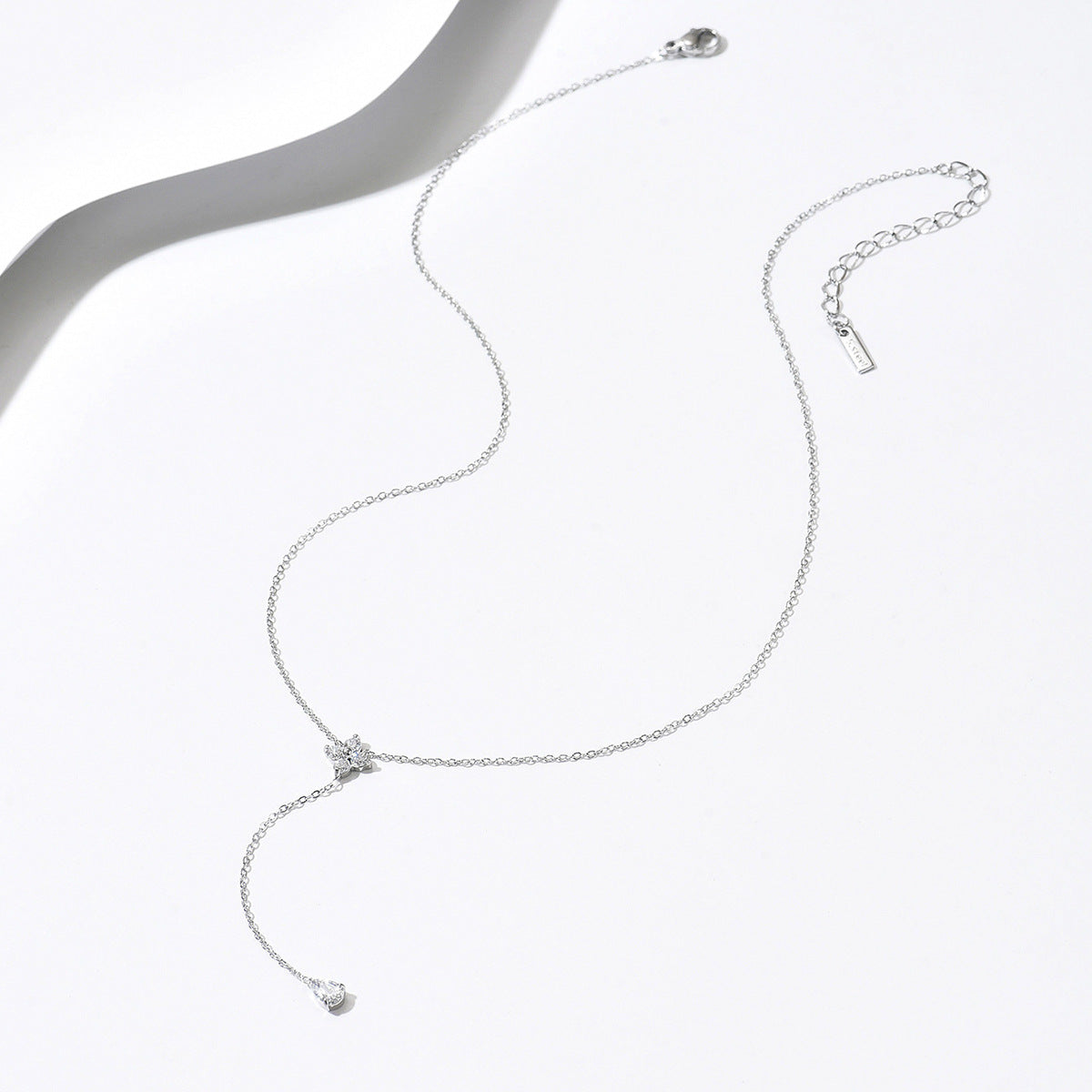 Elegant Versatile Commute Necklace