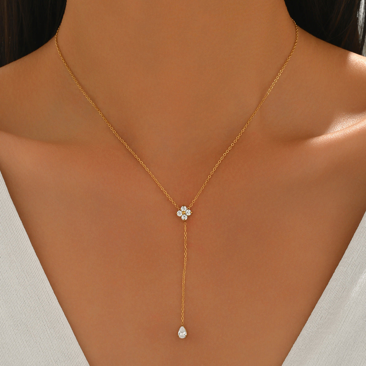 Elegant Versatile Commute Necklace