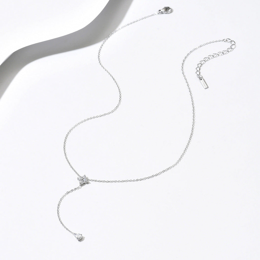 Elegant Versatile Commute Necklace