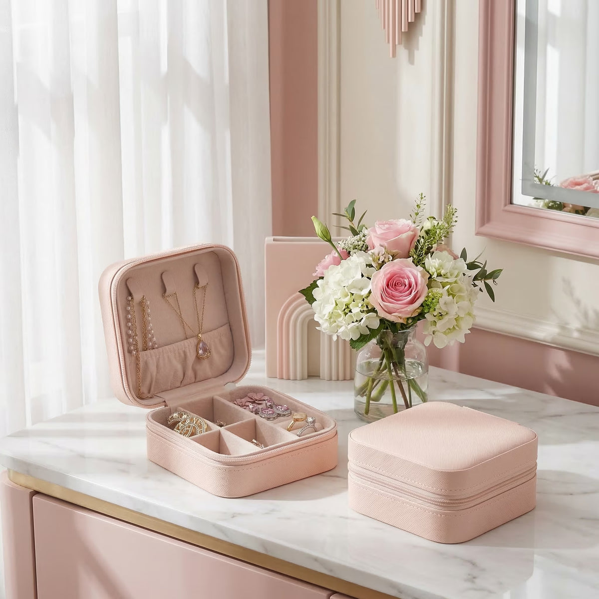 Chic Mini Travel Jewelry Box – Stylish Leather Organizer for Earrings, Rings, and Necklaces – Perfect Gift for Women and Girls